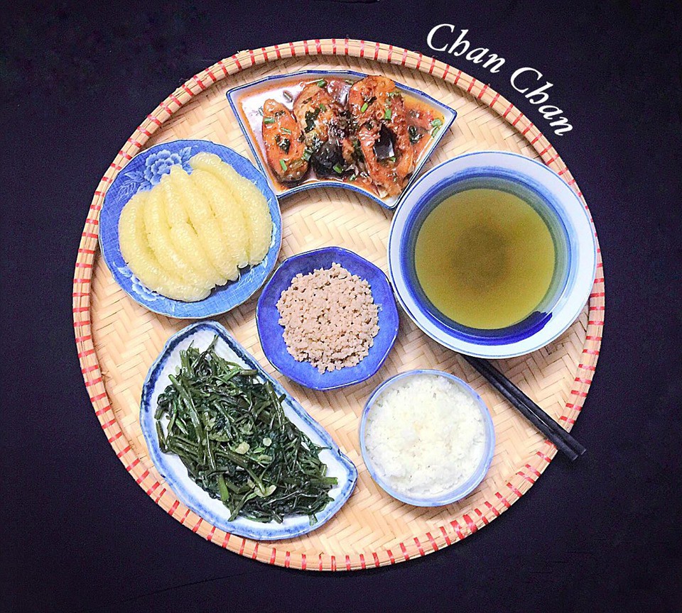 9x Hà Nội khiến MXH phát sốt vì 30 mâm cơm đẹp xuất sắc, chỉn chu đến từng cọng rau miếng thịt-6