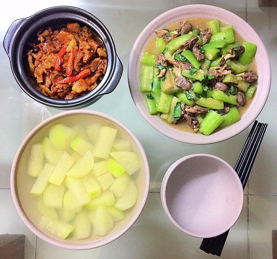 9x Hà Nội khiến MXH phát sốt vì 30 mâm cơm đẹp xuất sắc, chỉn chu đến từng cọng rau miếng thịt-11