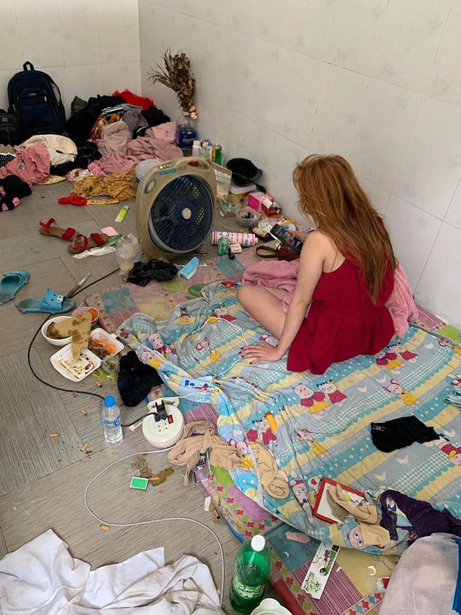 Căn phòng của một hot girl bẩn đến mức khiến bạn sang chơi hoảng sợ-2