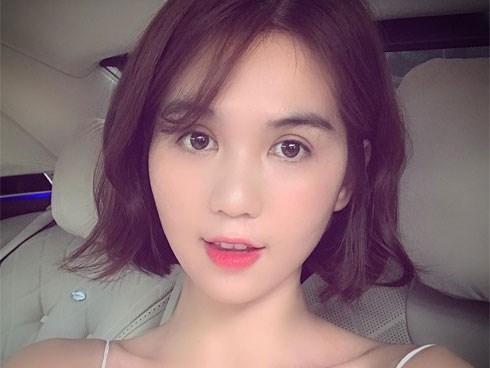 Ngọc Trinh bất ngờ cắt tóc ngắn khiến dân tình thổn thức: “Yêu luôn từ cái nhìn đầu tiên”