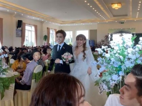 Rò rỉ hình ảnh trong đám cưới của Thu Thủy và chồng trẻ kém 10 tuổi ở quê nhà Đà Lạt, dân mạng bán tín bán nghi?