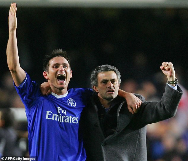 Trước mắt là chông gai, Lampard đáp trả bất ngờ khi được đề nghị xin tư vấn từ Mourinho-4