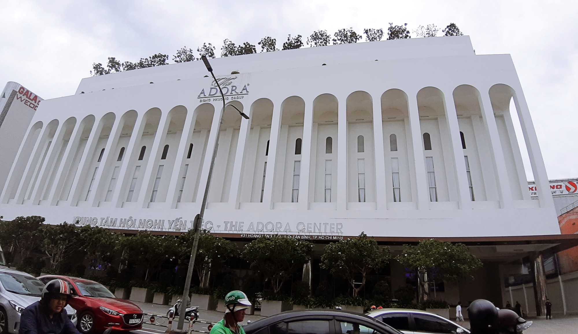 Khu phố nơi cả chục người cùng bị ngộ độc sau tiệc cưới ngày 30/6 bức xúc: Có đến 10 em bé ở xóm này phải nhập viện-1