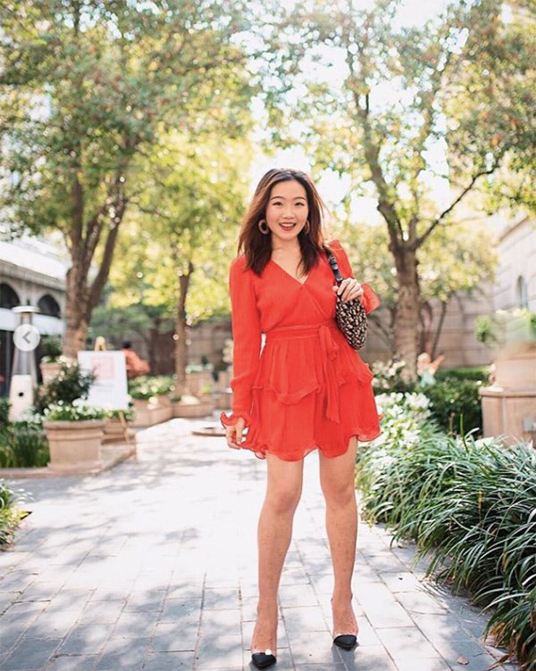 Diện một chiếc váy trễ vai, Thư trong Về nhà đi con khiến dân tình sốt sình sịch-10