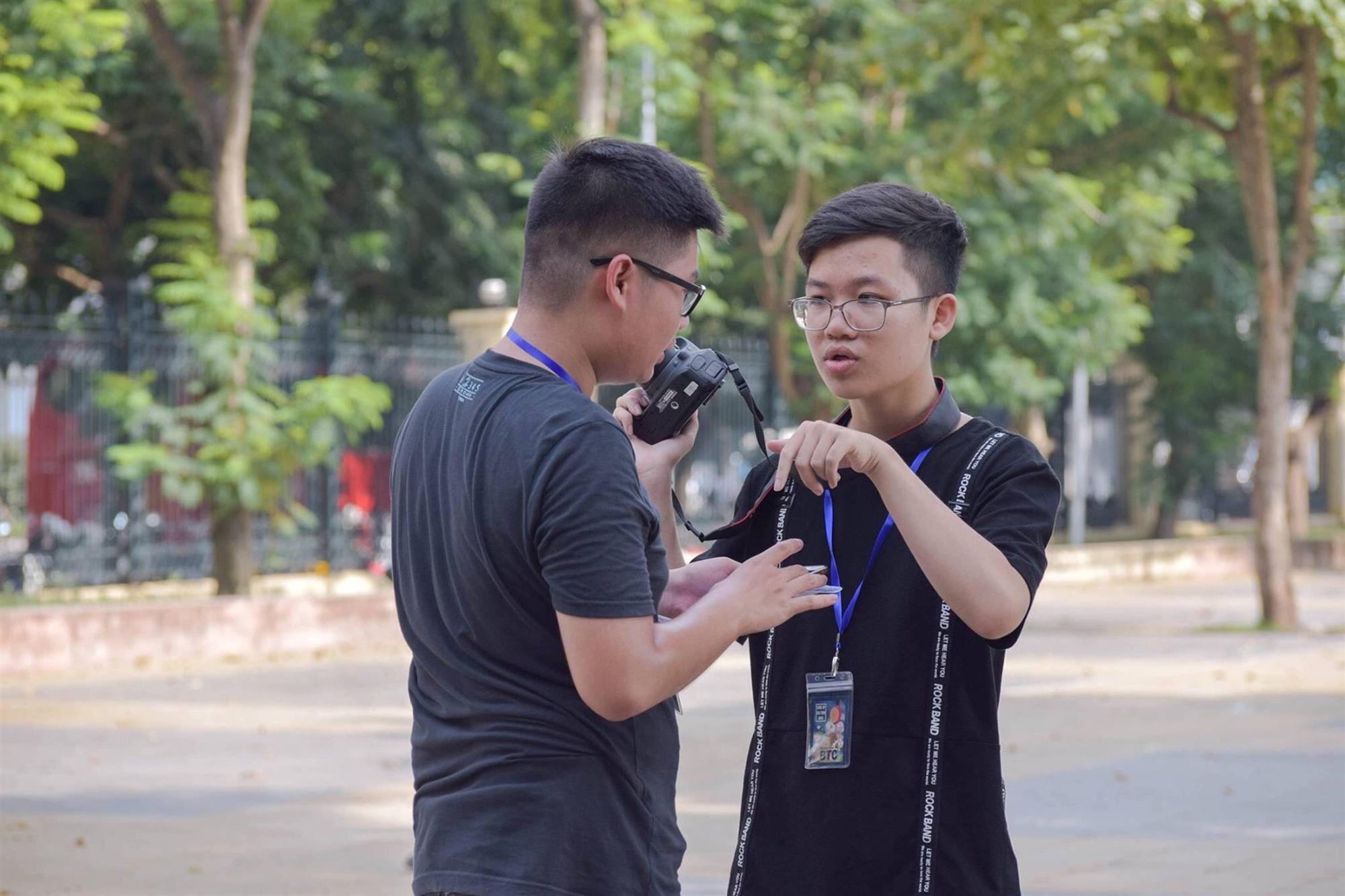 Nam sinh từng là thủ khoa đầu vào trường Ams gây choáng với bảng thành tích siêu khủng: 1.560/1.600 điểm SAT, học bổng du học Mỹ 6.7 tỷ-3