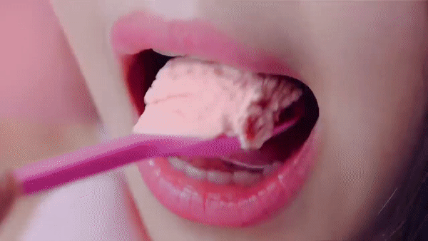 Góp mặt trong quảng cáo kem, bản sao nhí của Song Hye Kyo  gây phẫn nộ, bị chỉ trích hình ảnh gợi dục, cổ xúy ấu dâm-2