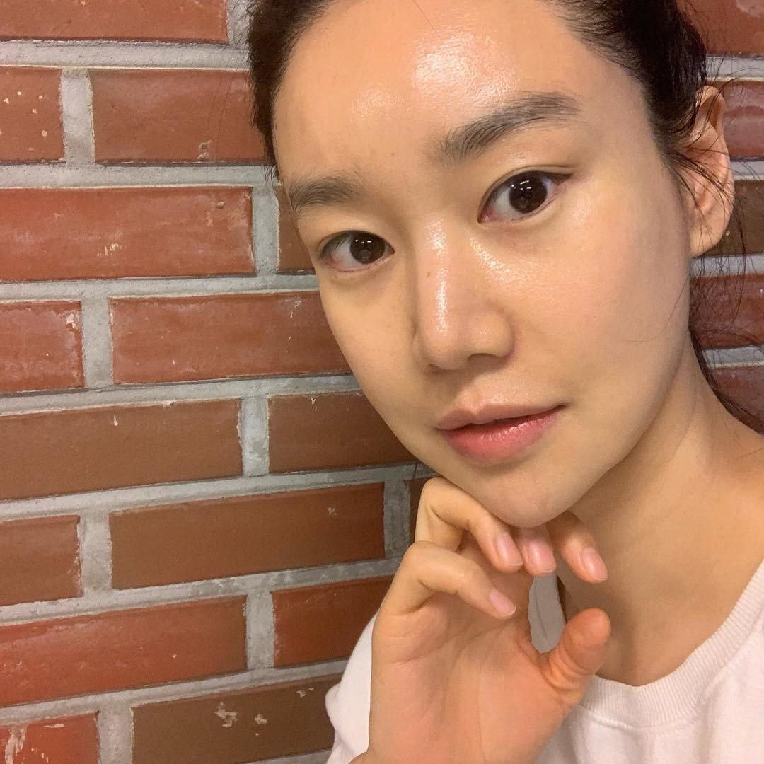 Dùng dầu tẩy trang mà mụn nổi ồ ạt: Sản phẩm không có tội, lỗi là do bạn không biết cách dùng-3