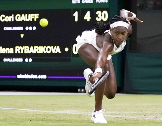 Tay vợt 15 tuổi tiếp tục gây chấn động ở Wimbledon 2019-1