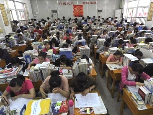 Chi tiền cho con học làm quý tộc, phụ huynh Trung Quốc bị ném đá dữ dội: Quý tộc đến từ cốt cách chứ không phải học tập!-9