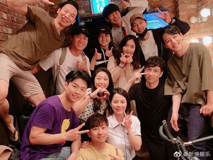 HOT: Song Joong Ki lần đầu xuất hiện sau vụ ly hôn chấn động, khuôn mặt tươi như hoa là điều ai cũng ngỡ ngàng-1