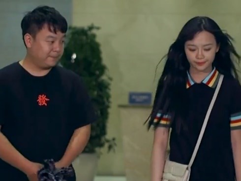 Khi chàng 'ngốc' thể hiện ga lăng với bạn gái