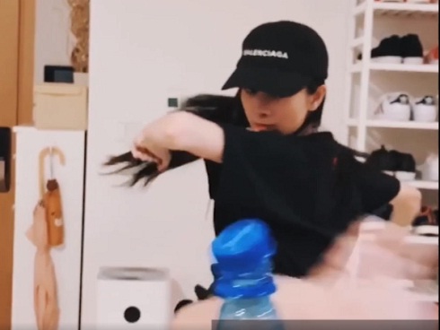 Clip: Jun Vũ dù trong veo hay nóng bỏng đều đẹp không tỳ vết-1