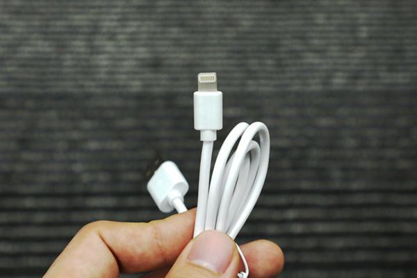 Giải phẫu cáp sạc iPhone hàng giả và hàng xịn, đừng bao giờ tiếc tiền cho phụ kiện công nghệ này-4