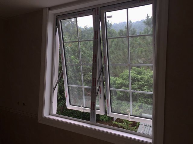 Tỉnh giấc giữa đêm thấy bóng đen trên cửa sổ, người phụ nữ bàng hoàng khi biết sự thật-1