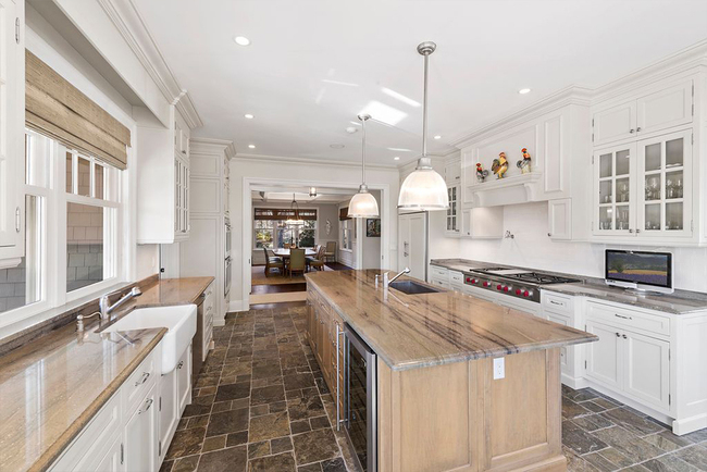 Có gì trong biệt thự của con trai tổng thống Mỹ đình đám trên các mặt báo-6