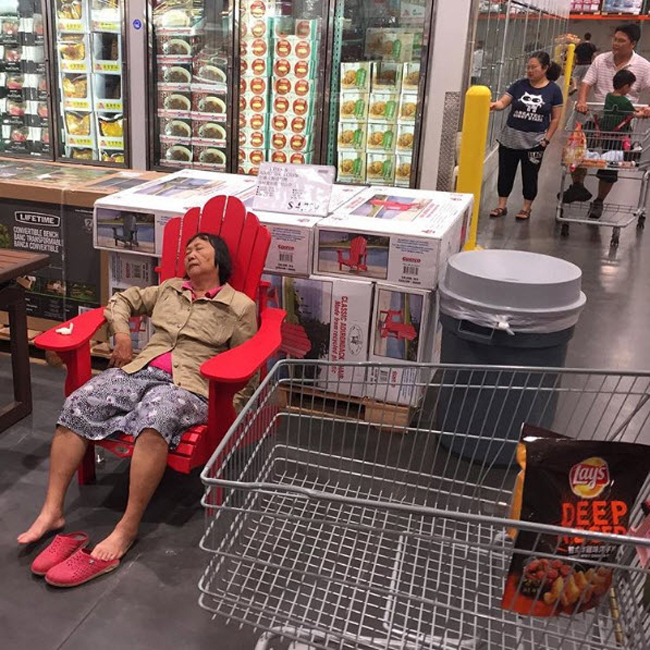 Bắt gặp hình ảnh siêu dị trong siêu thị ngày cuối tuần-6