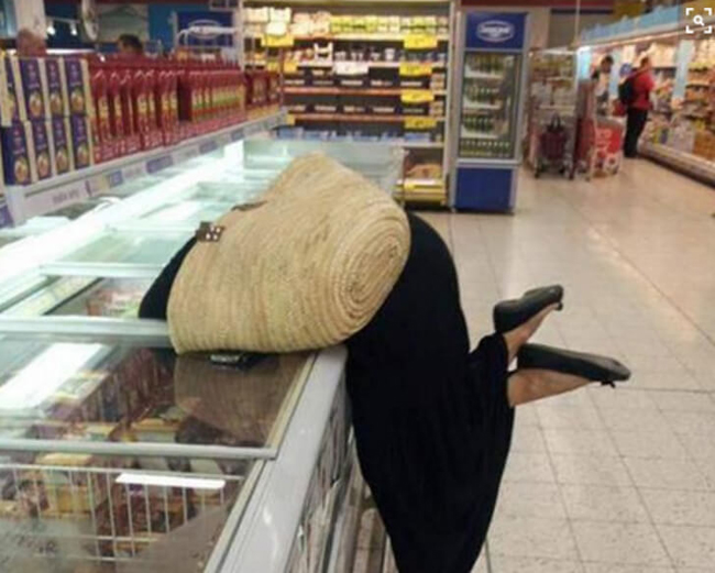 Bắt gặp hình ảnh siêu dị trong siêu thị ngày cuối tuần-9