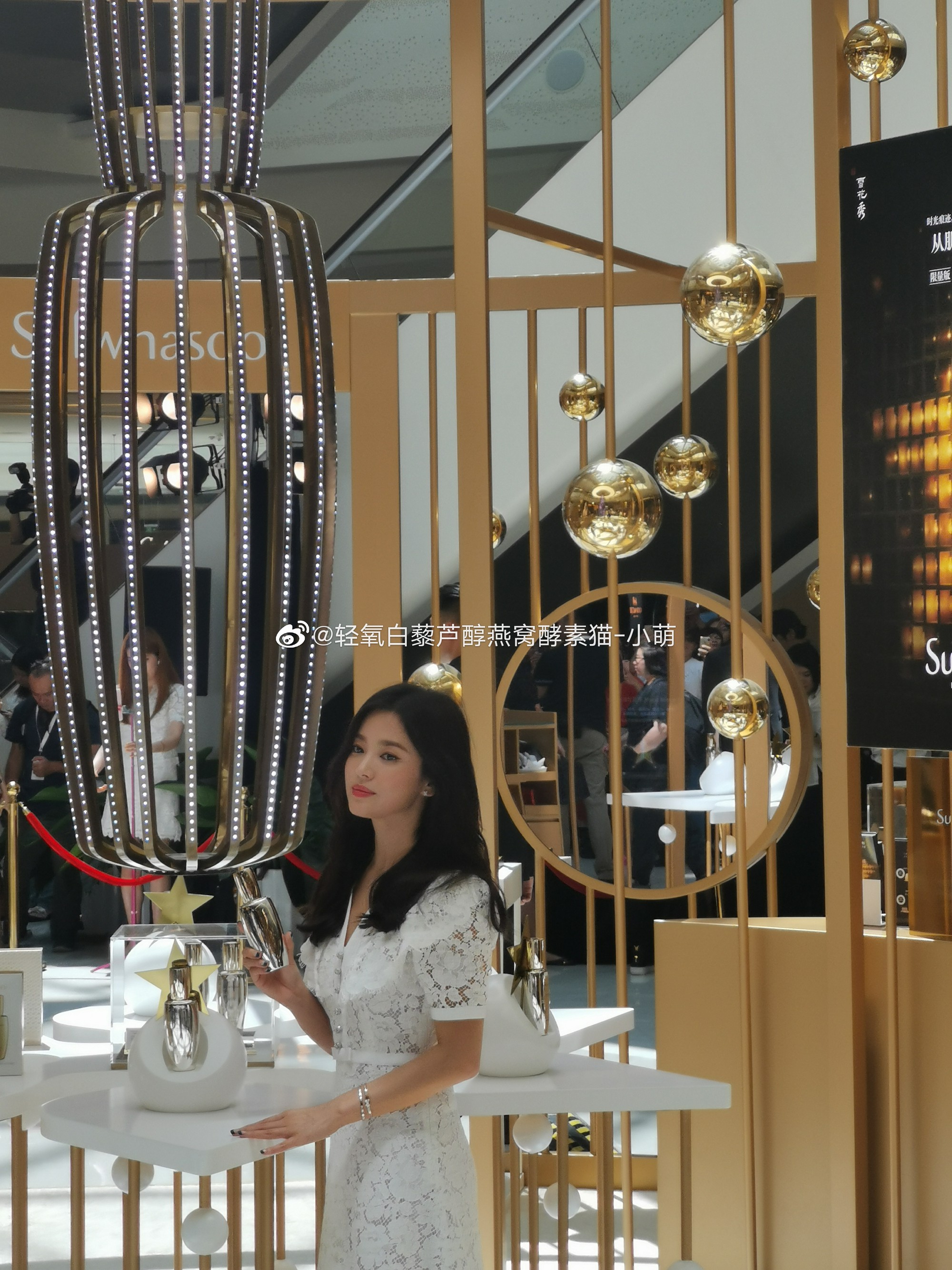 HOT: Song Hye Kyo lần đầu lộ diện sau vụ ly hôn ngàn tỷ, nhan sắc cực phẩm nhưng lại tiều tụy đến xót xa-5