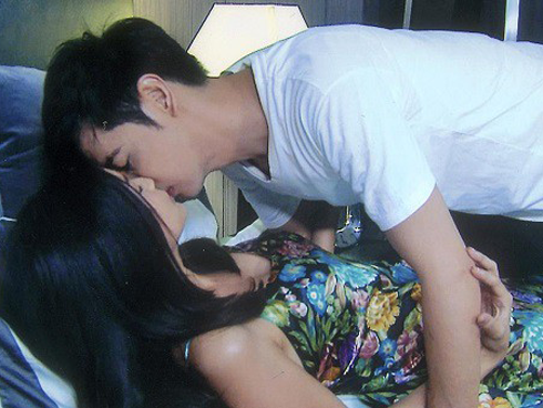 Được bạn trai hào phóng tặng quà đắt tiền, tôi nghi ngại nhìn thấy tờ giấy lạ bên trong-3