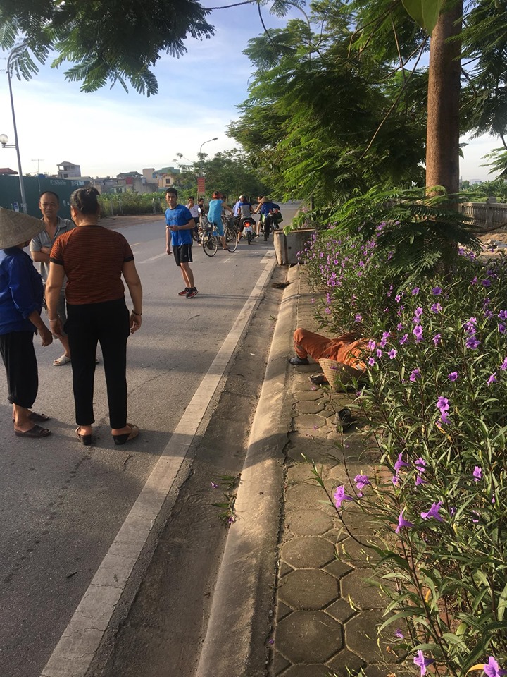 Ô tô đâm nữ lao công rồi bỏ chạy, xuất hiện dòng chữ biển số xe ở hiện trường-1