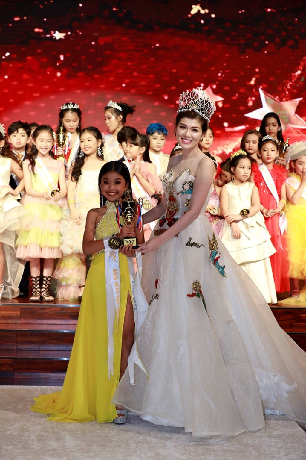 Hoa hậu quê Vũng Tàu hóa mỹ nhân cổ trang xuất hiện bên chồng đại gia-10