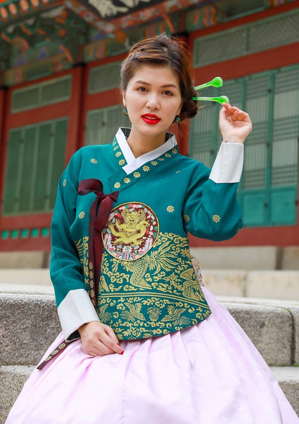 Hoa hậu quê Vũng Tàu hóa mỹ nhân cổ trang xuất hiện bên chồng đại gia-4