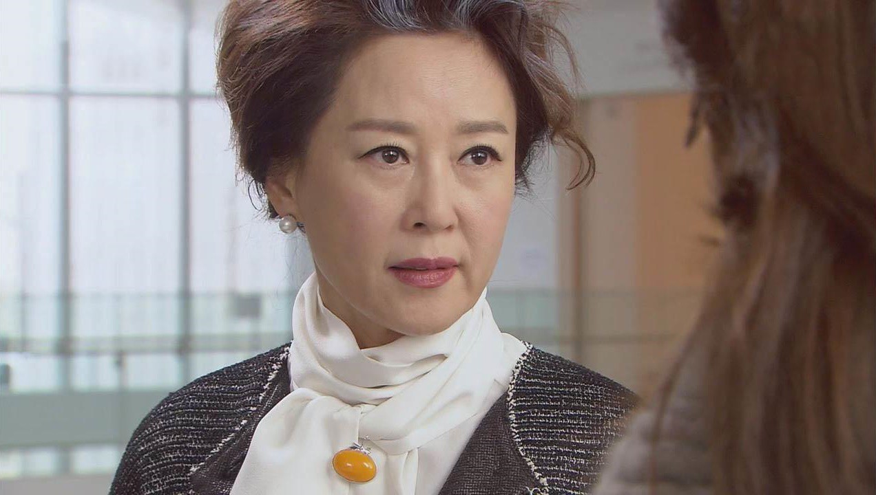 Lần đầu về ra mắt, cô nàng bị bố mẹ người yêu thẳng thừng từ chối ngay sau khi để lộ cánh tay trái-2