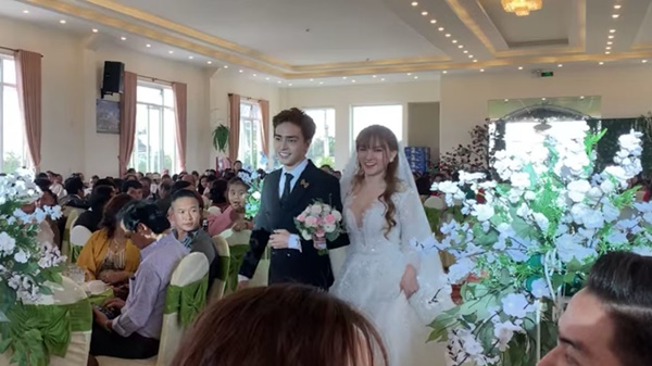 Chuyện tình chị - em showbiz Việt: Người viên mãn, kẻ đổ vỡ giữa chừng-3