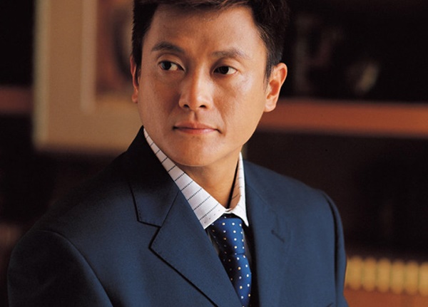 Quả báo có thật: Ngoại tình quen thói, sao TVB chịu cảnh gà trống nuôi con, vợ trẻ cắm sừng, bỏ bê gia đình-2