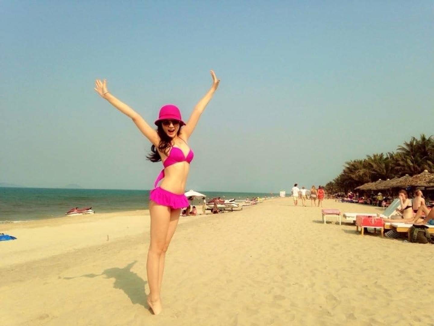 Huệ ngoài đời sexy khác hẳn trên phim Về nhà đi con-7