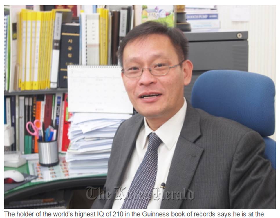 Thần đồng IQ cao nhất thế giới từ bỏ công việc ở NASA để về với mẹ: Tôi không muốn sống như cái máy vô hồn, tôi hạnh phúc theo cách của mình-2