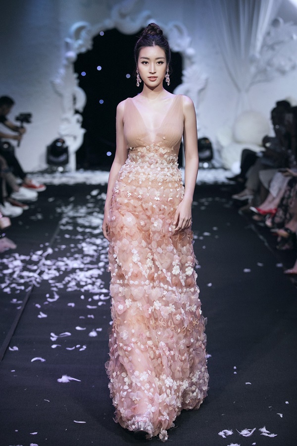 Sau ồn ào hôn thiếu gia Hà thành, Hoa hậu Đỗ Mỹ Linh lần đầu chia sẻ đầy ẩn ý-1