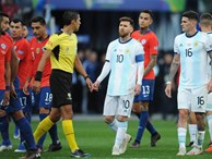 Messi gặp họa thẻ đỏ, nạn nhân của tham nhũng