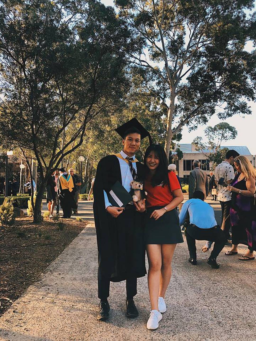 Thầy giáo Việt hot nhất MXH những ngày qua: Đẹp trai cao ráo như người mẫu, là thạc sĩ Ngôn ngữ tại Úc-1