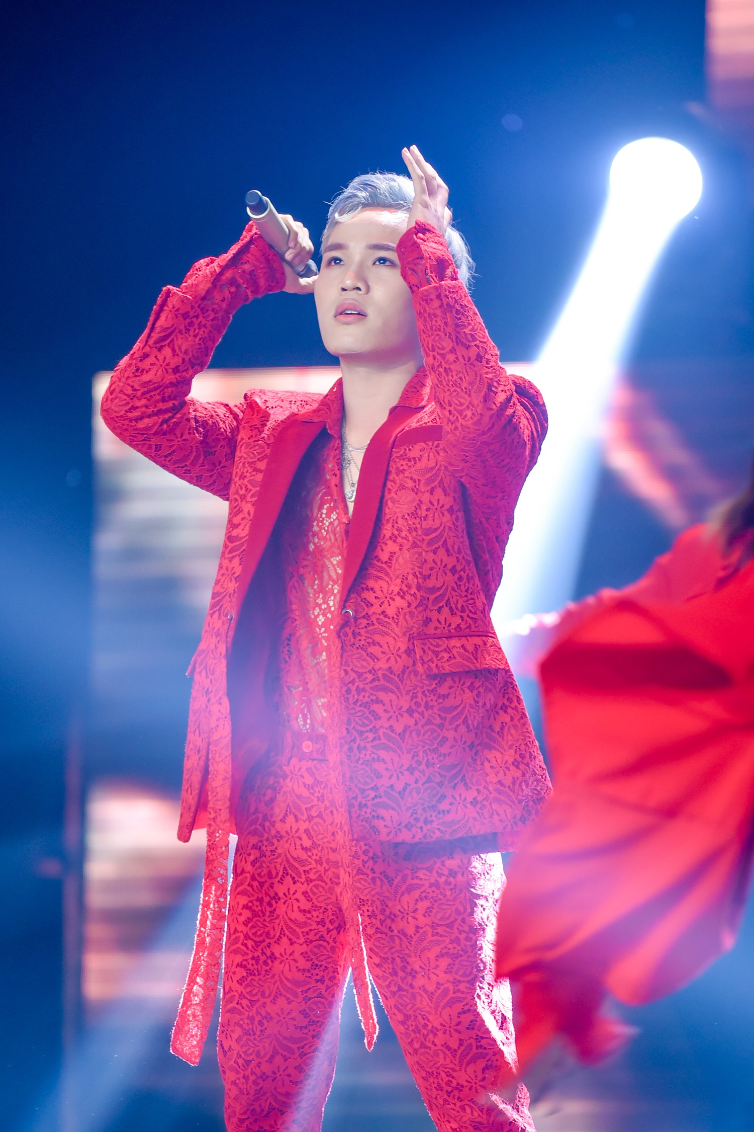 The Voice: Bị chỉ trích thiên vị gái xinh, Hồ Hoài Anh bất ngờ phản pháo ngay trên sóng truyền hình-6