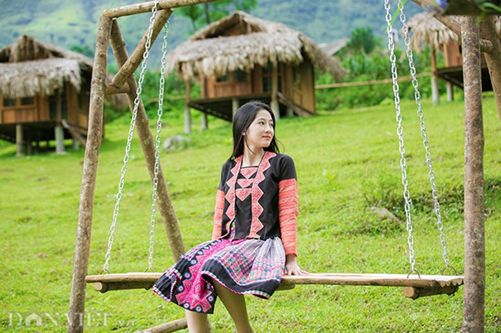 Vẻ đẹp tinh khiết của Hoàng Thùy Linh 9X thay thế hot girl Trâm Anh-2