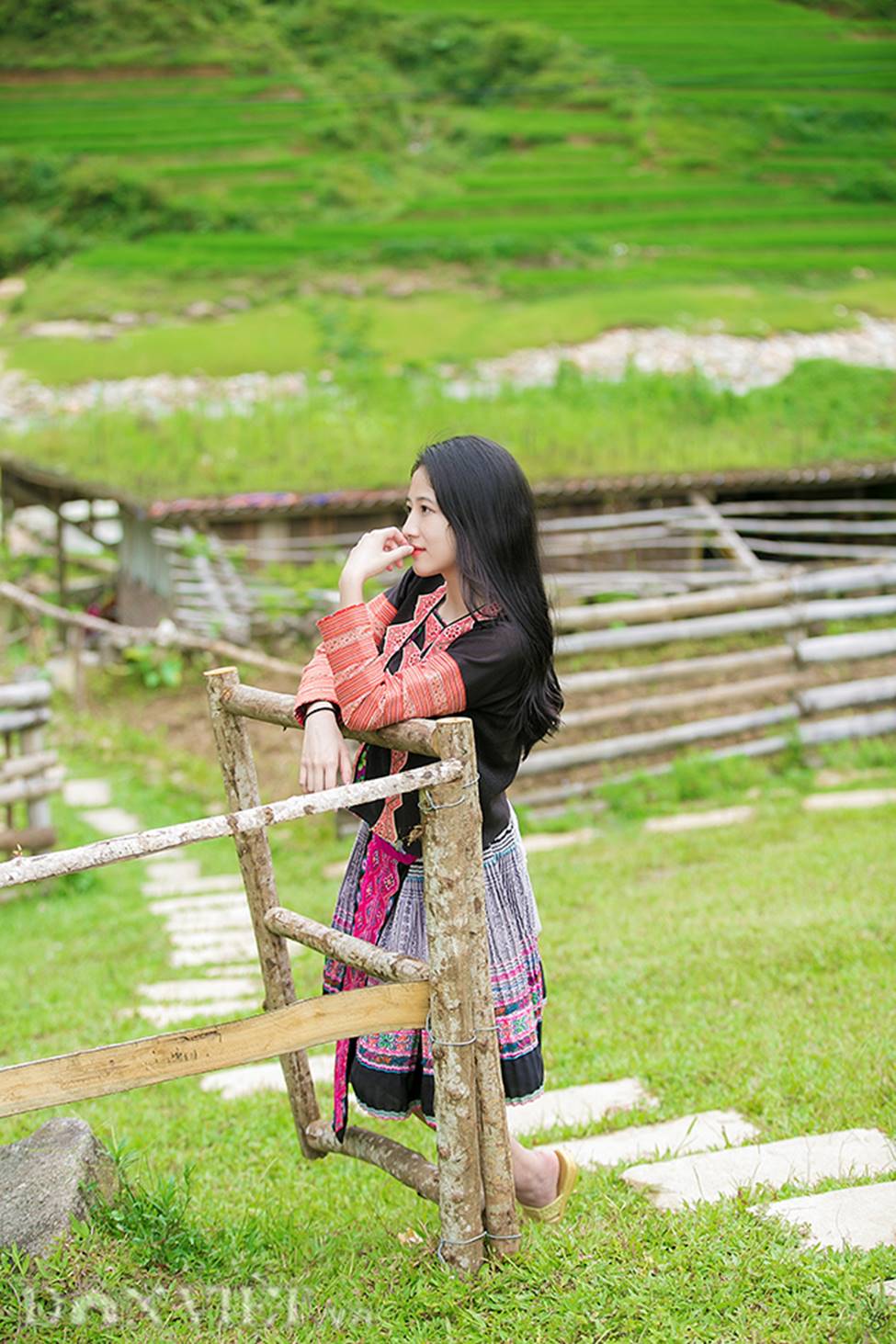 Vẻ đẹp tinh khiết của Hoàng Thùy Linh 9X thay thế hot girl Trâm Anh-6