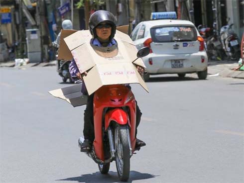 Chai nước trong xe ô tô giữa trời nắng nguy hiểm đến mức nào-2
