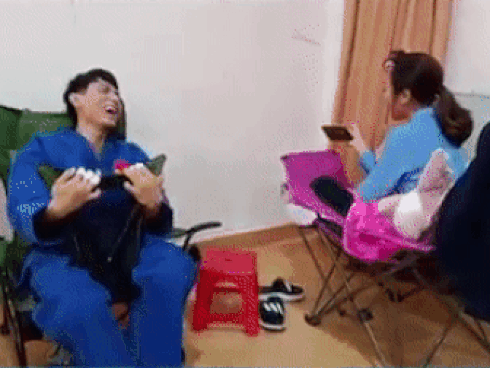 Diệu Nhi hát Cầu hôn, Hải Triều múa phụ họa-1