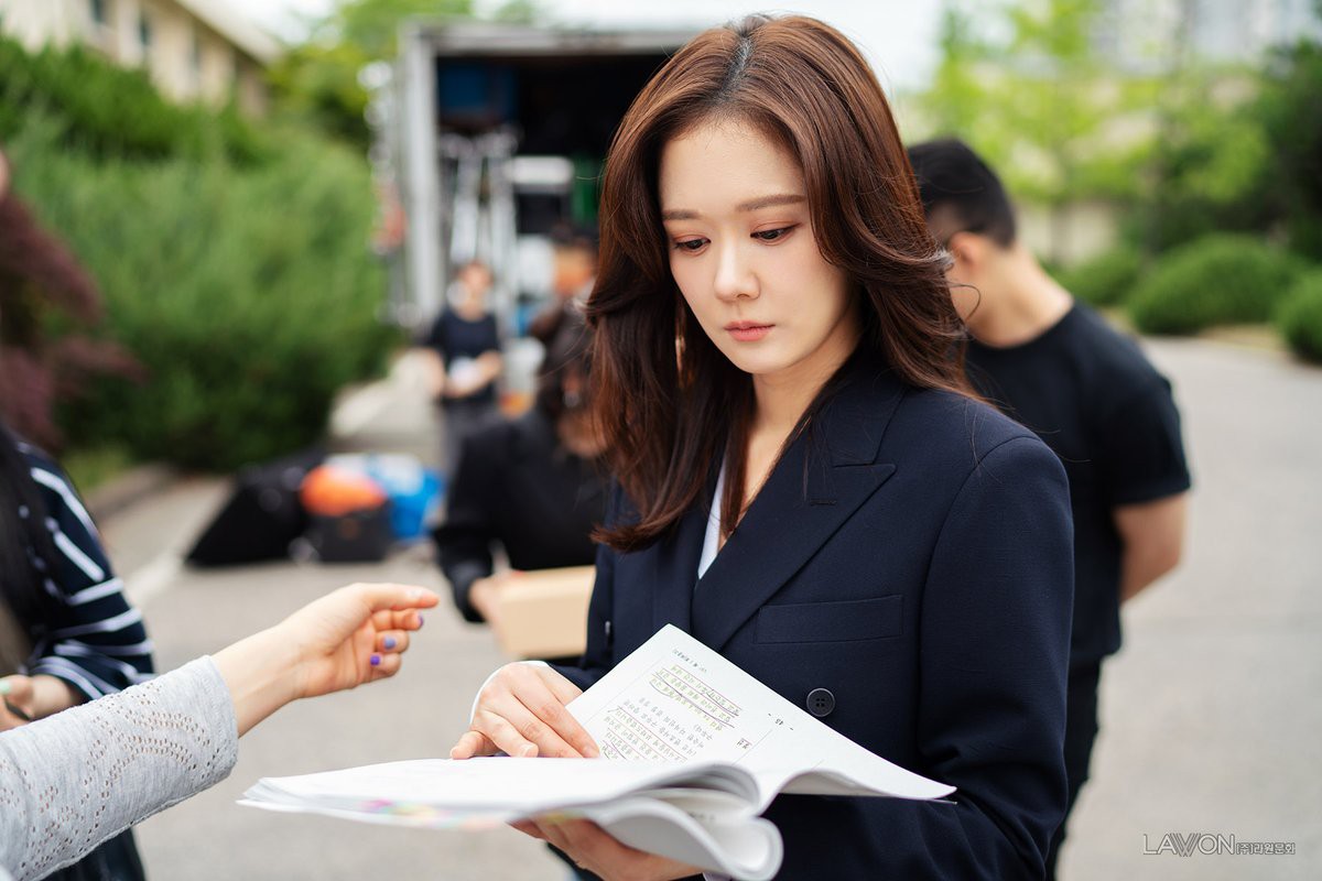 Jang Nara thánh hack tuổi đỉnh cao, U40 mà nhìn như gái 18-6