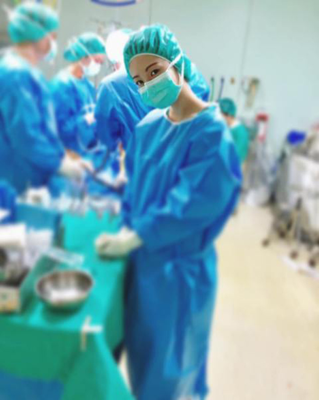 Nữ y tá không cần tiêm thuốc tê cũng khiến bệnh nhân chết mê vì quá xinh đẹp-3