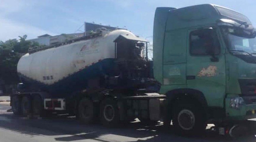 Nữ sinh viên trên đường đi học thì va chạm với xe bồn, thi thể không còn nguyên vẹn-1