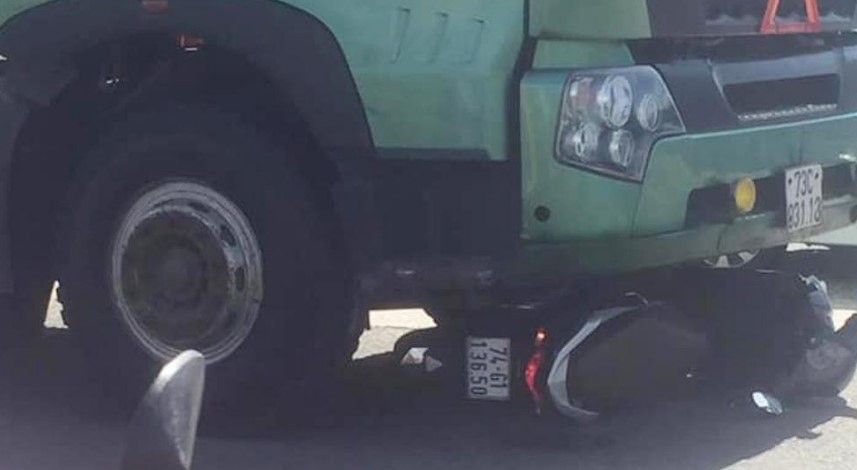 Nữ sinh viên trên đường đi học thì va chạm với xe bồn, thi thể không còn nguyên vẹn-2