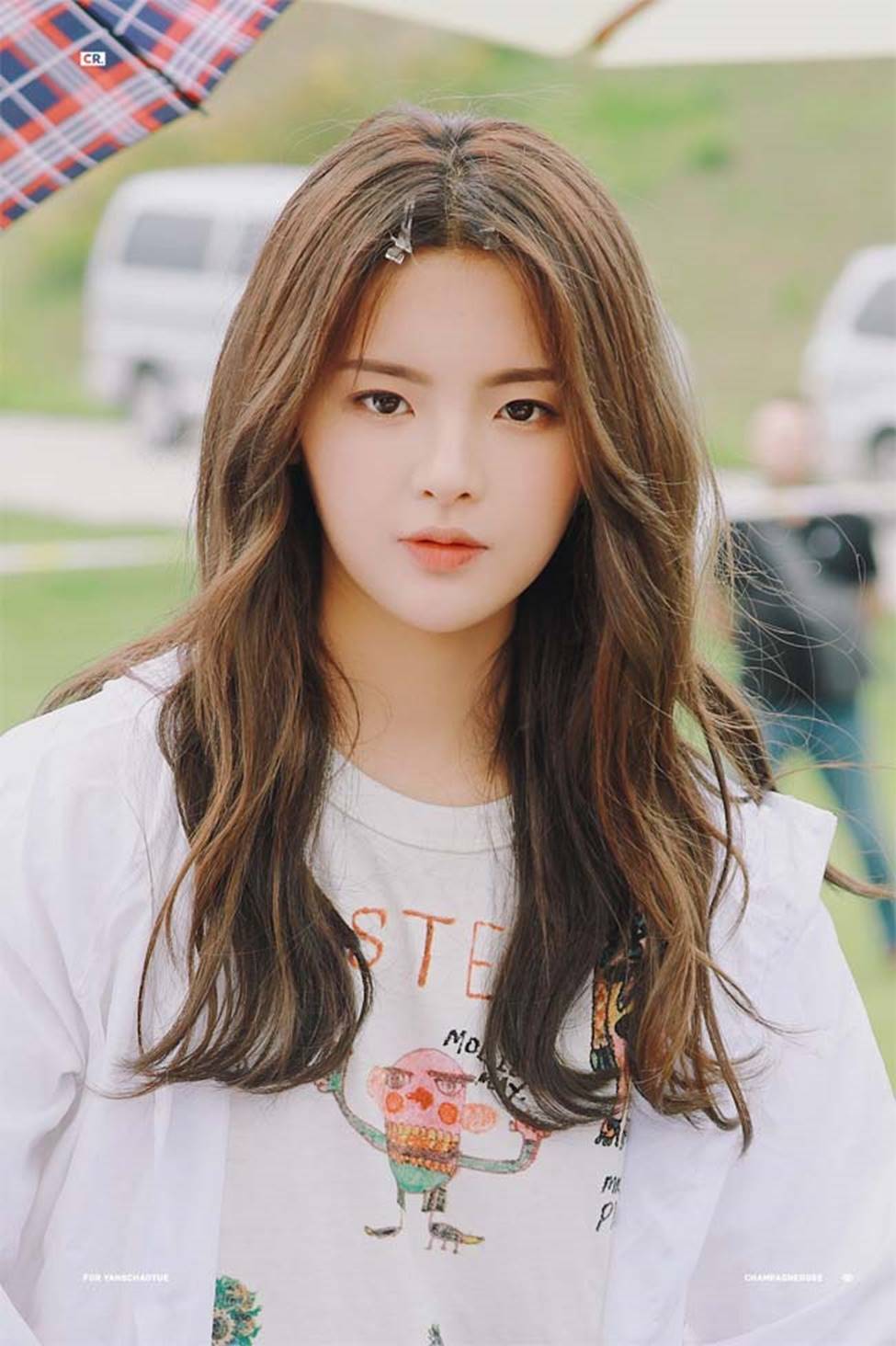 Cô thôn nữ 21 tuổi được phong đẹp nhất Trung Quốc bị ném đá vì nghi mặt nhân tạo-1