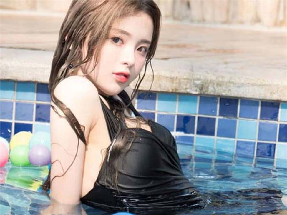 Cô thôn nữ 21 tuổi được phong đẹp nhất Trung Quốc bị ném đá vì nghi mặt nhân tạo-8
