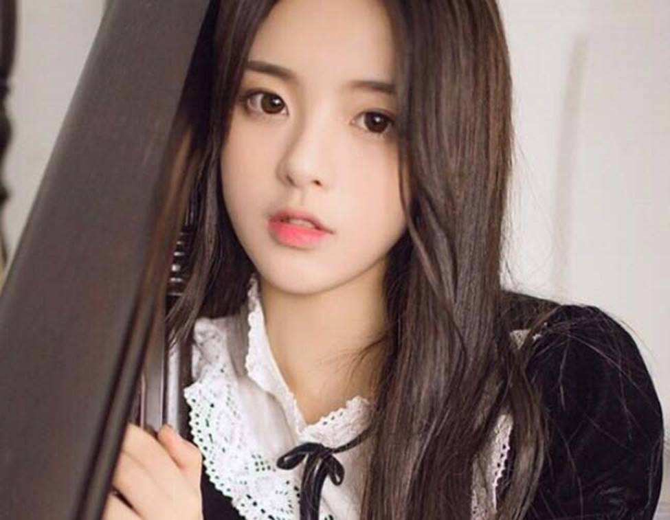 Cô thôn nữ 21 tuổi được phong đẹp nhất Trung Quốc bị ném đá vì nghi mặt nhân tạo-18