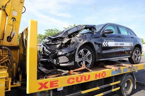 Bất ngờ nguồn gốc xe Mercedes nữ tài xế lái tông người nằm la liệt ở Sài Gòn-9