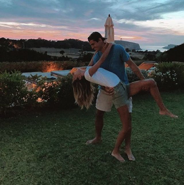 Cổ động viên Chelsea nuối tiếc bà xã xinh đẹp rạng ngời của Morata-2