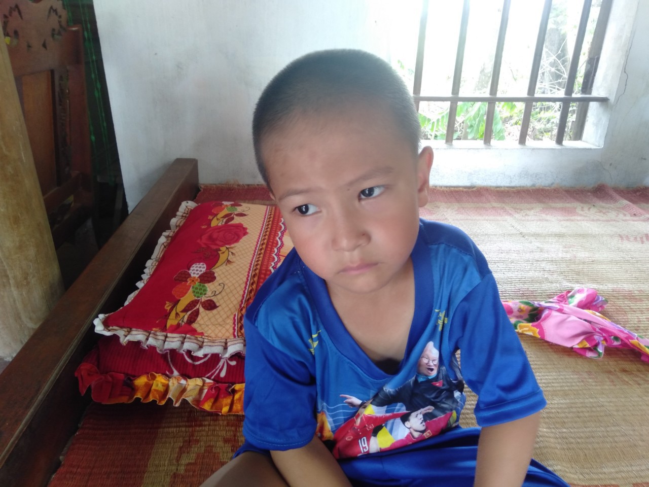 Con trai lớn 5 tuổi mắc bệnh tim, đứa bé 1 tuổi liệt tứ chi, người mẹ nuốt nước mắt cầu xin một cơ hội để cứu con-3