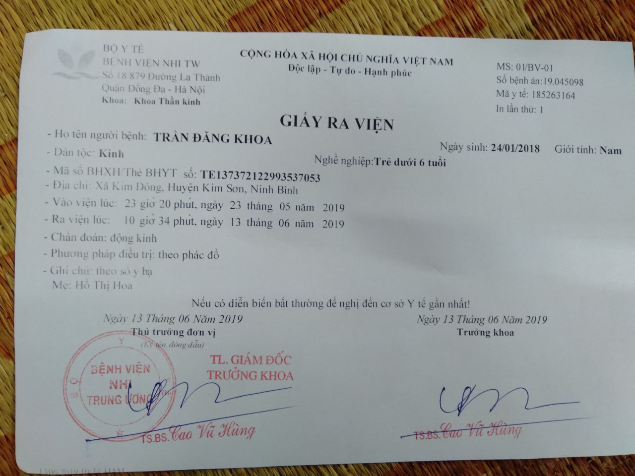 Con trai lớn 5 tuổi mắc bệnh tim, đứa bé 1 tuổi liệt tứ chi, người mẹ nuốt nước mắt cầu xin một cơ hội để cứu con-4